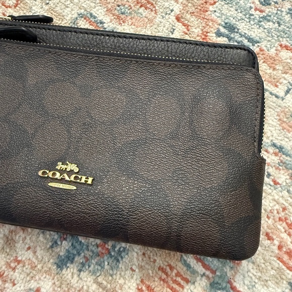 Coach Double Zip Wallet in Signature Canvas - Picture 3 of 7